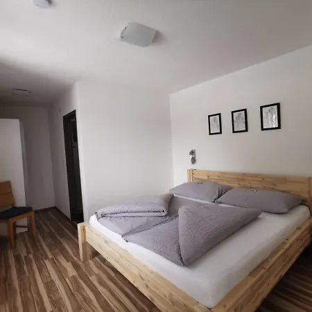 Falkner Manuel דירה