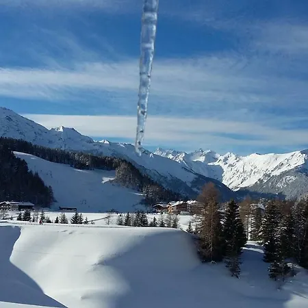 Falkner Manuel דירה *